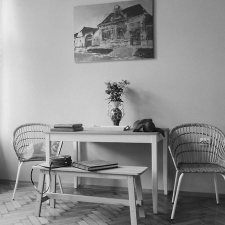 Love Nest Μπρασόβ Εξωτερικό φωτογραφία